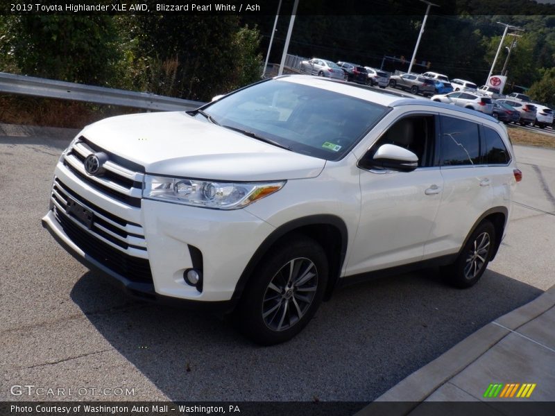 Blizzard Pearl White / Ash 2019 Toyota Highlander XLE AWD