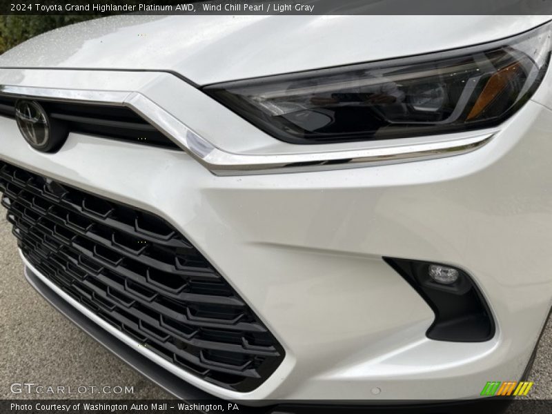 Wind Chill Pearl / Light Gray 2024 Toyota Grand Highlander Platinum AWD