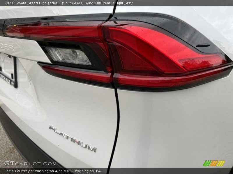 Wind Chill Pearl / Light Gray 2024 Toyota Grand Highlander Platinum AWD