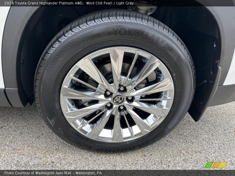 Wind Chill Pearl / Light Gray 2024 Toyota Grand Highlander Platinum AWD