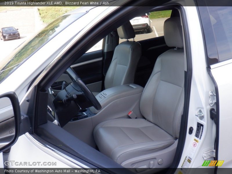 Blizzard Pearl White / Ash 2019 Toyota Highlander XLE AWD