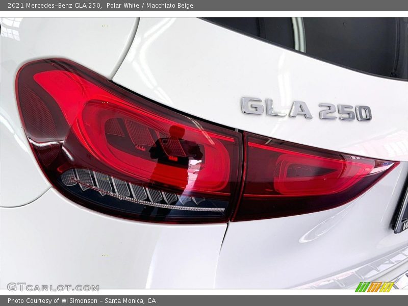 Polar White / Macchiato Beige 2021 Mercedes-Benz GLA 250
