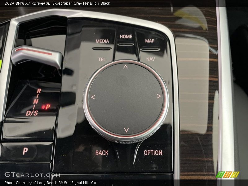Controls of 2024 X7 xDrive40i