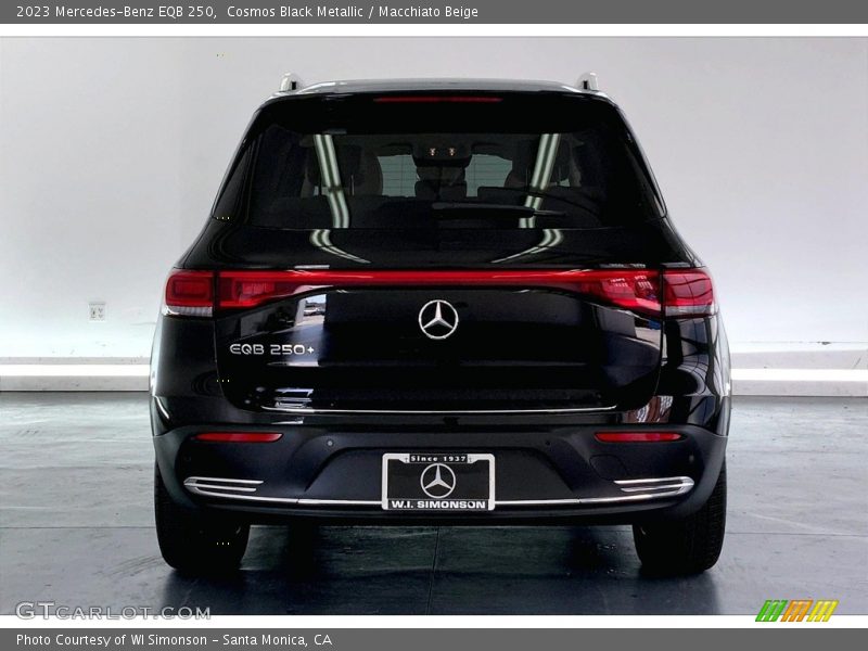 Cosmos Black Metallic / Macchiato Beige 2023 Mercedes-Benz EQB 250