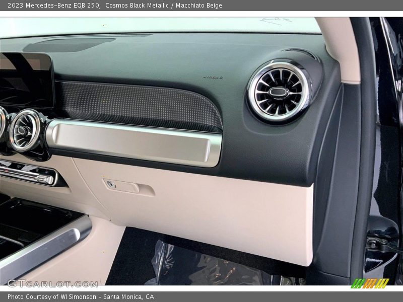 Cosmos Black Metallic / Macchiato Beige 2023 Mercedes-Benz EQB 250