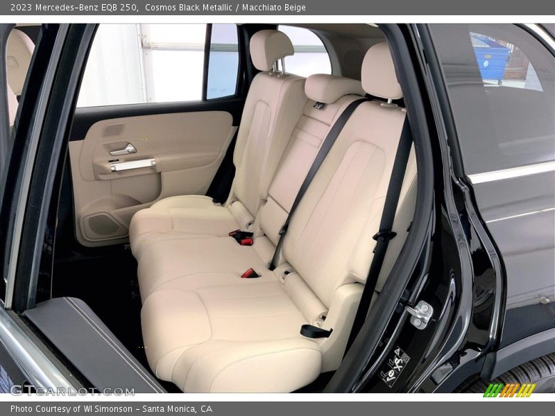 Cosmos Black Metallic / Macchiato Beige 2023 Mercedes-Benz EQB 250