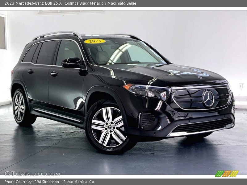 Cosmos Black Metallic / Macchiato Beige 2023 Mercedes-Benz EQB 250