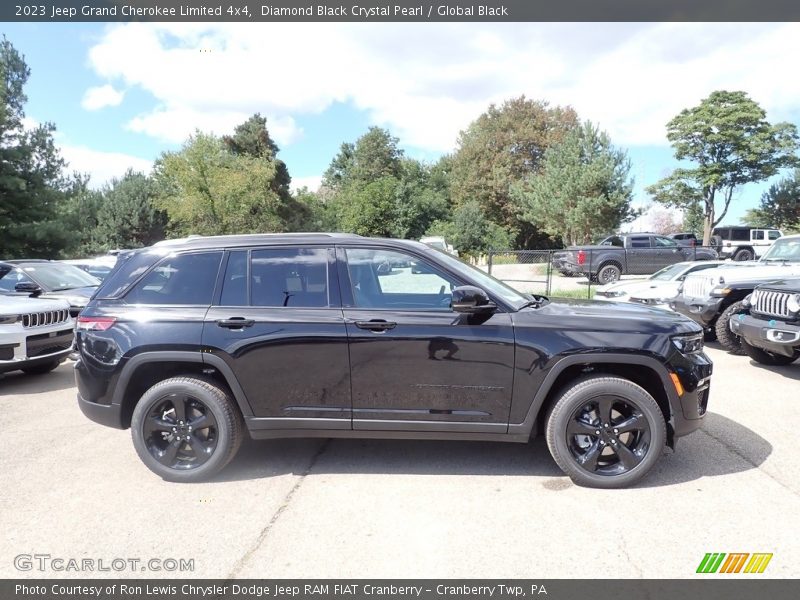 Diamond Black Crystal Pearl / Global Black 2023 Jeep Grand Cherokee Limited 4x4