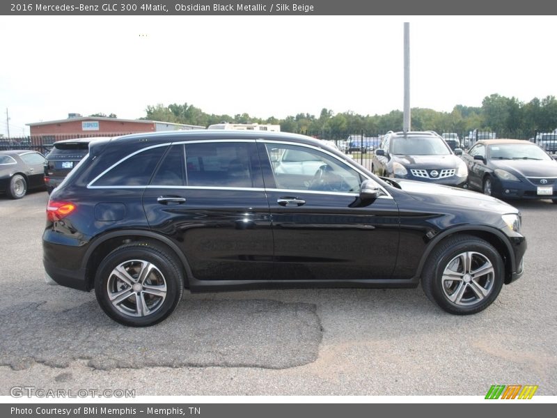 Obsidian Black Metallic / Silk Beige 2016 Mercedes-Benz GLC 300 4Matic