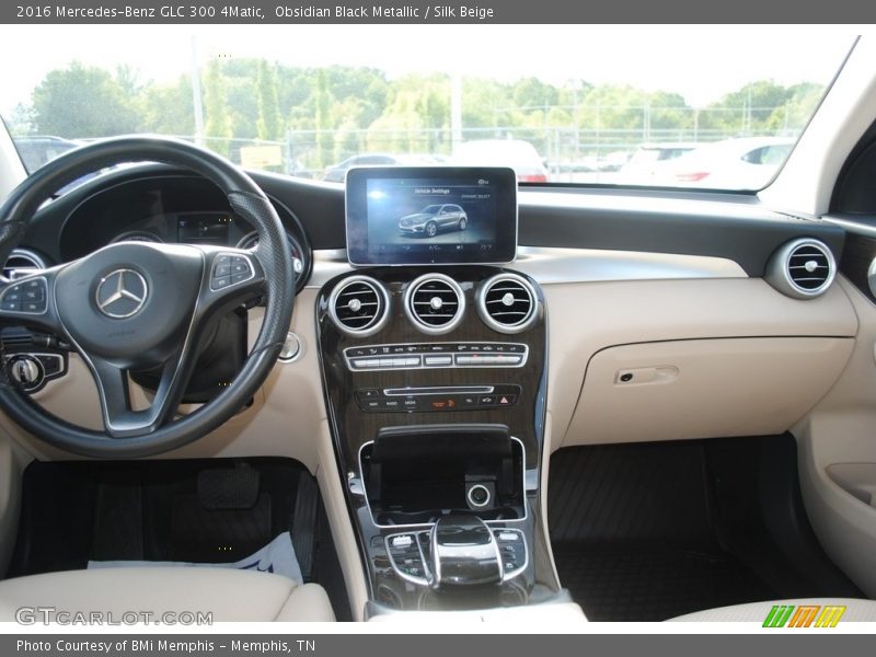 Obsidian Black Metallic / Silk Beige 2016 Mercedes-Benz GLC 300 4Matic