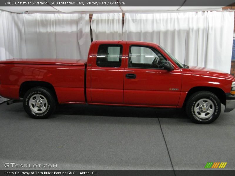 Victory Red / Graphite 2001 Chevrolet Silverado 1500 Extended Cab