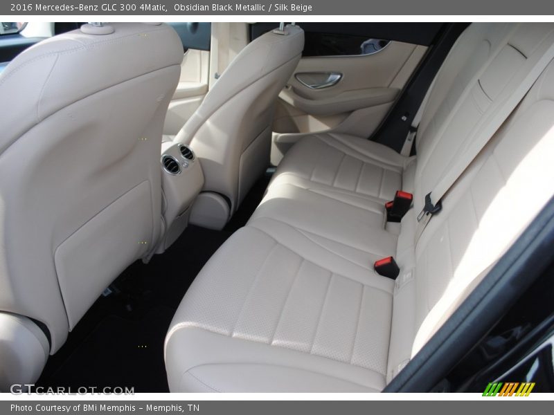 Obsidian Black Metallic / Silk Beige 2016 Mercedes-Benz GLC 300 4Matic