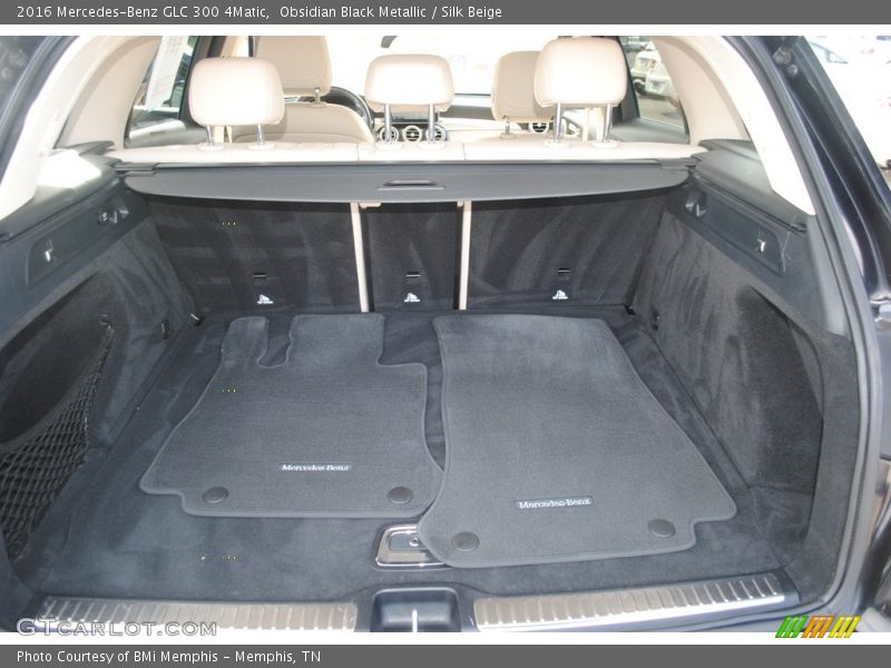 Obsidian Black Metallic / Silk Beige 2016 Mercedes-Benz GLC 300 4Matic