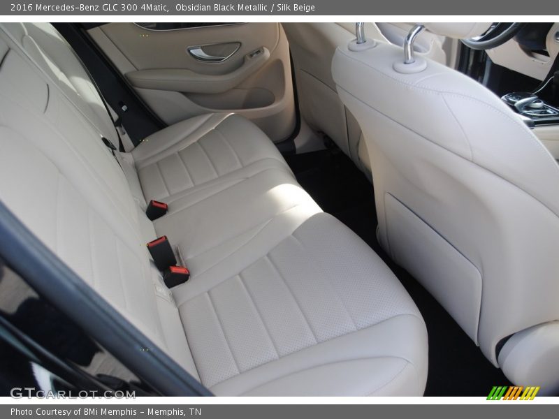 Obsidian Black Metallic / Silk Beige 2016 Mercedes-Benz GLC 300 4Matic