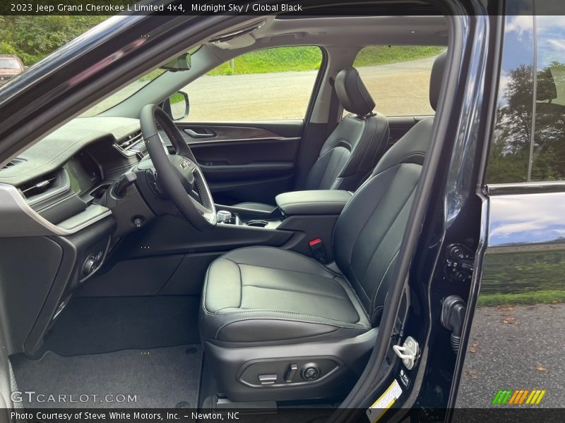 Front Seat of 2023 Grand Cherokee L Limited 4x4