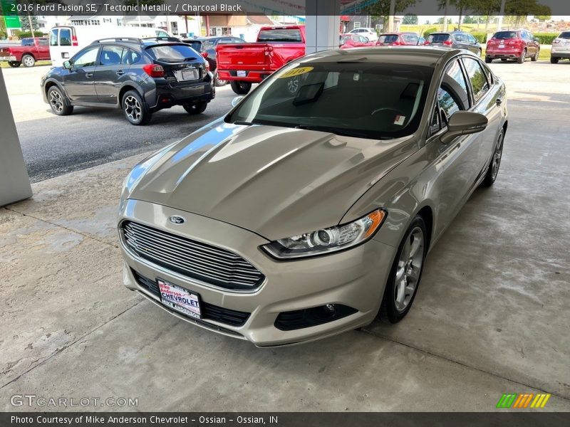 Tectonic Metallic / Charcoal Black 2016 Ford Fusion SE