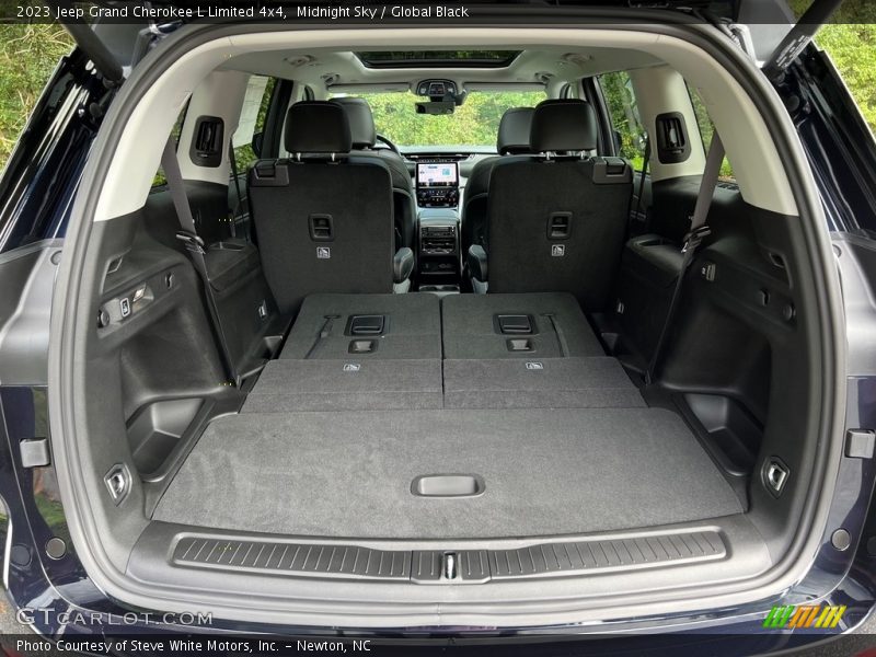  2023 Grand Cherokee L Limited 4x4 Trunk