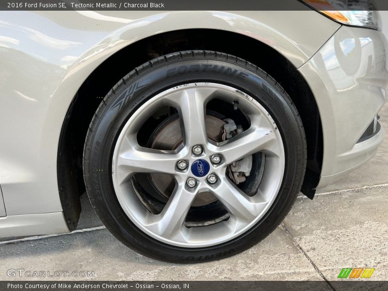 Tectonic Metallic / Charcoal Black 2016 Ford Fusion SE