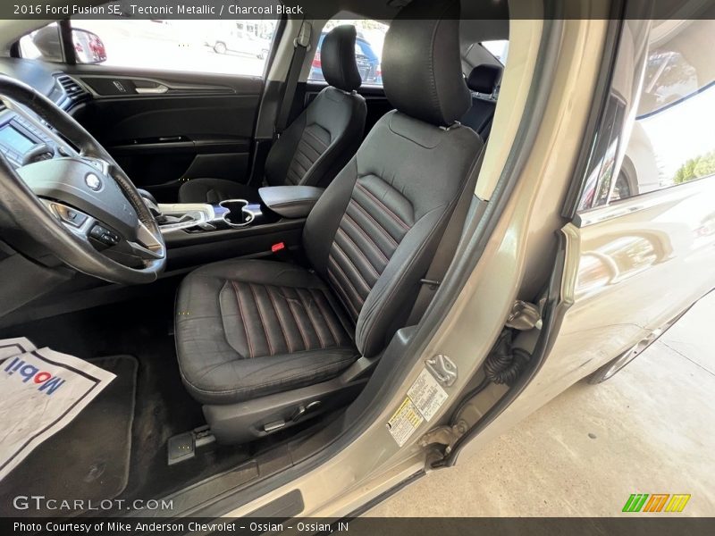 Front Seat of 2016 Fusion SE