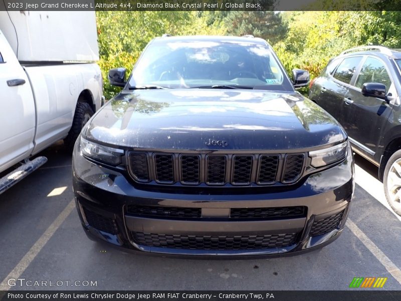 Diamond Black Crystal Pearl / Global Black 2023 Jeep Grand Cherokee L Altitude 4x4