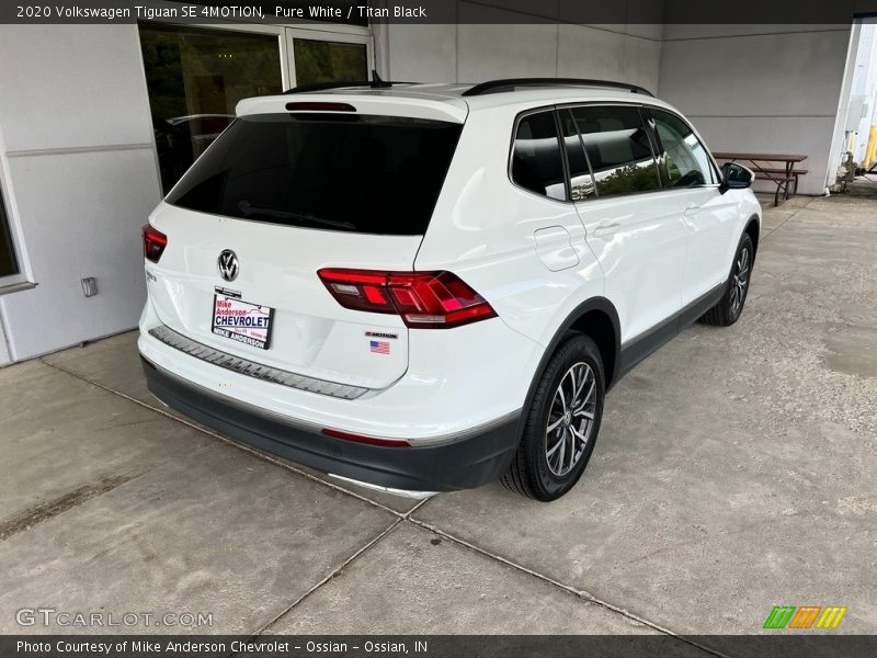 Pure White / Titan Black 2020 Volkswagen Tiguan SE 4MOTION