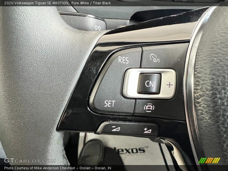 Pure White / Titan Black 2020 Volkswagen Tiguan SE 4MOTION