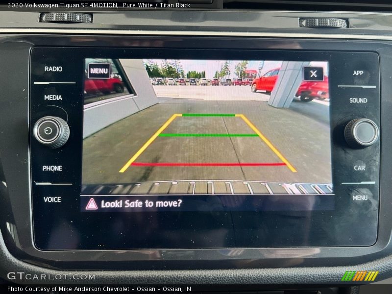 Pure White / Titan Black 2020 Volkswagen Tiguan SE 4MOTION