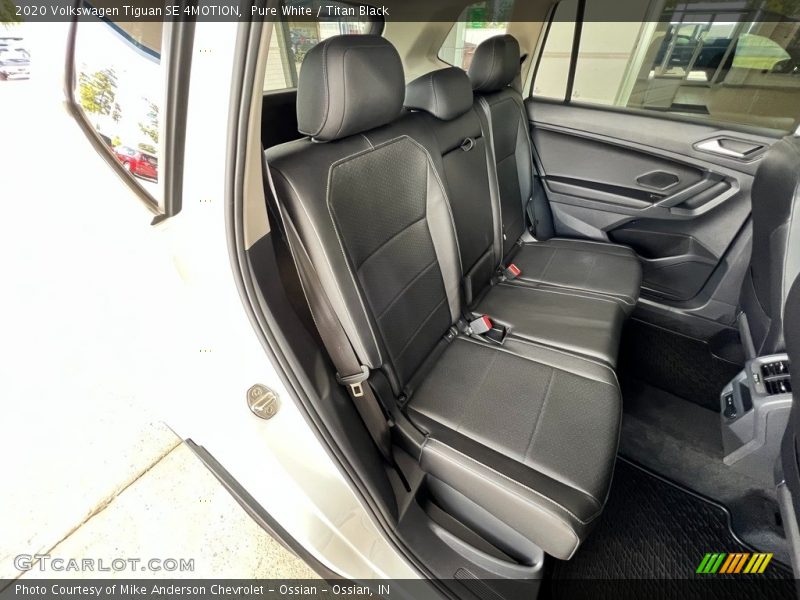 Pure White / Titan Black 2020 Volkswagen Tiguan SE 4MOTION