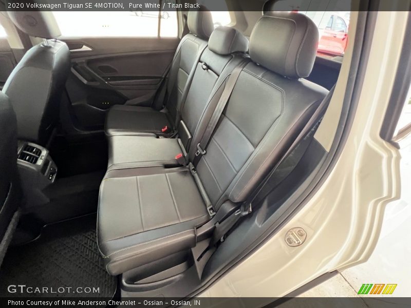 Pure White / Titan Black 2020 Volkswagen Tiguan SE 4MOTION