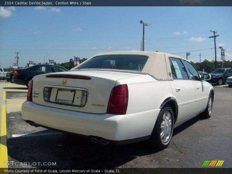 Cotillion White / Shale 2004 Cadillac DeVille Sedan