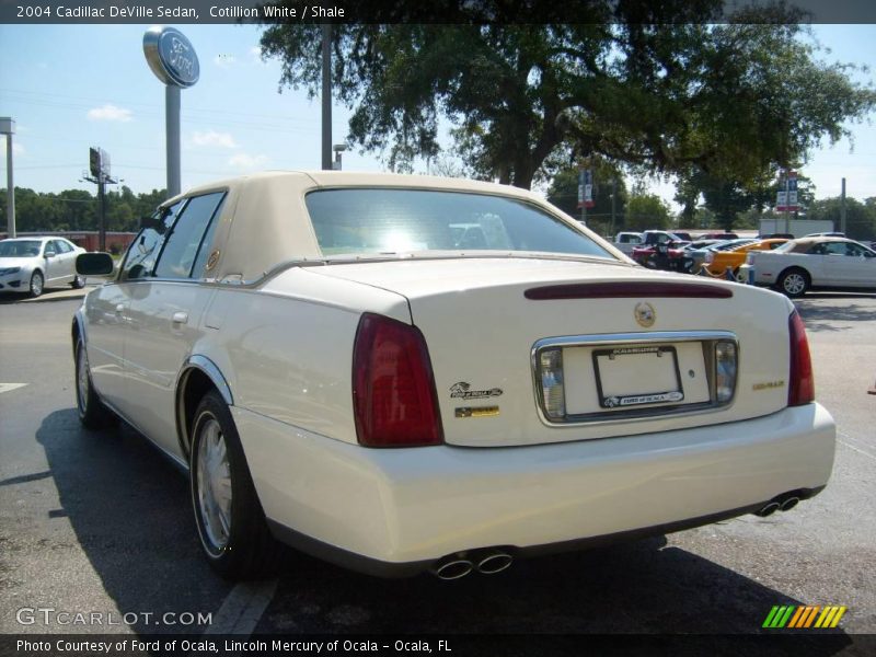 Cotillion White / Shale 2004 Cadillac DeVille Sedan