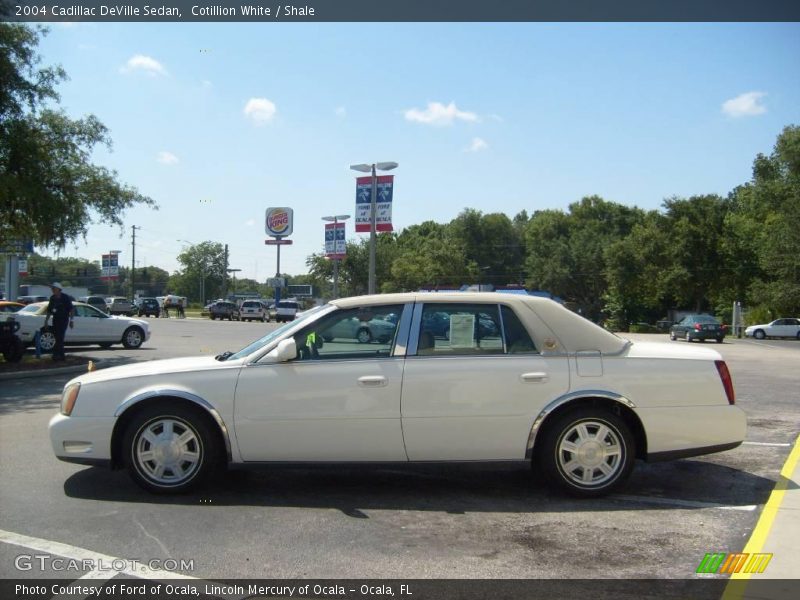 Cotillion White / Shale 2004 Cadillac DeVille Sedan