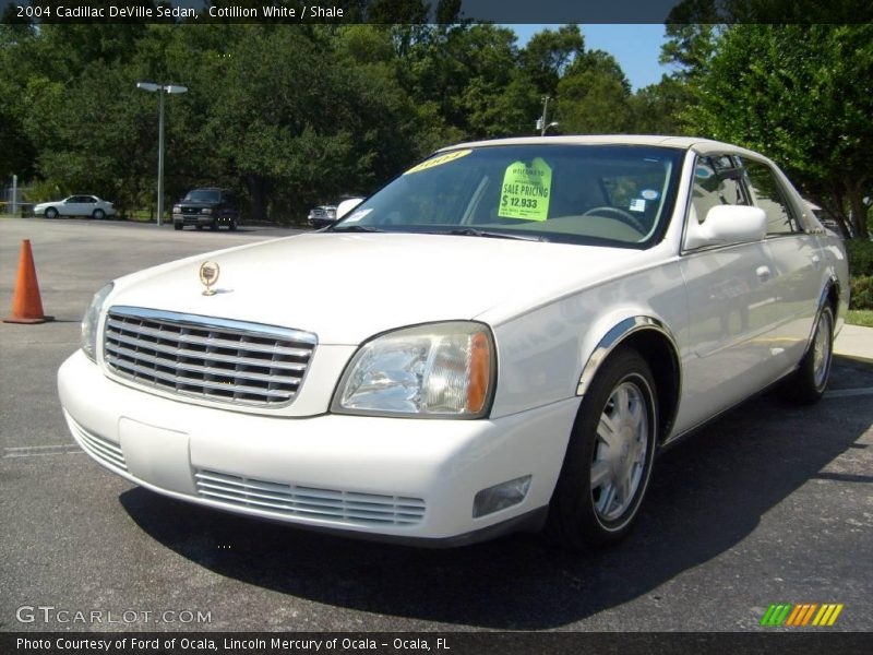Cotillion White / Shale 2004 Cadillac DeVille Sedan