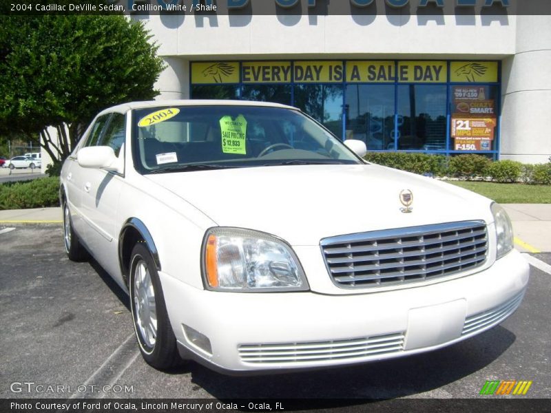 Cotillion White / Shale 2004 Cadillac DeVille Sedan
