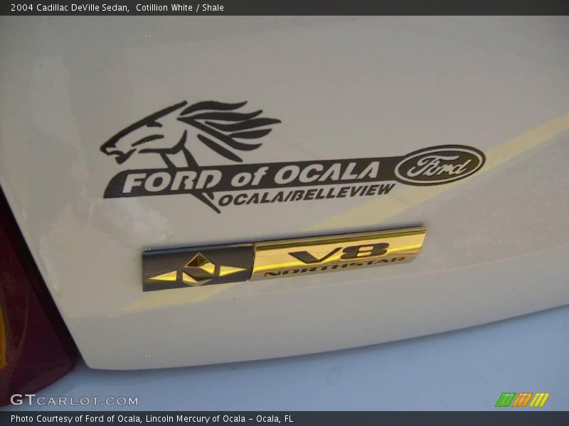 Cotillion White / Shale 2004 Cadillac DeVille Sedan
