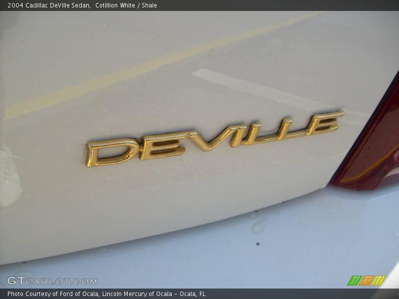 Cotillion White / Shale 2004 Cadillac DeVille Sedan