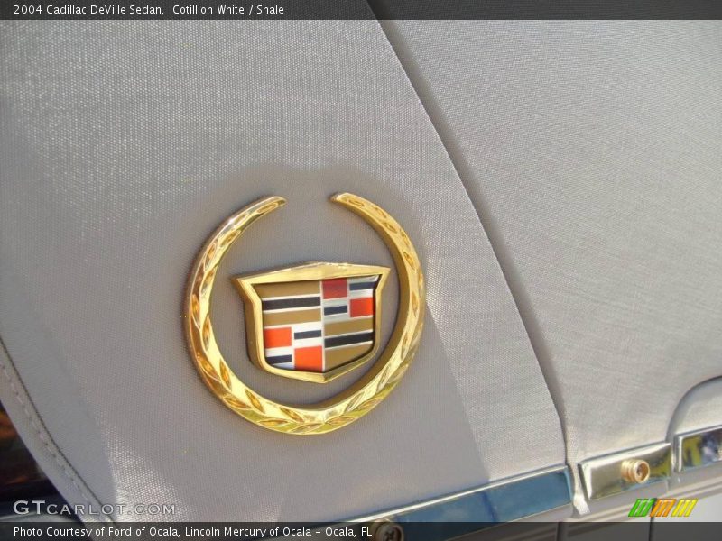 Cotillion White / Shale 2004 Cadillac DeVille Sedan