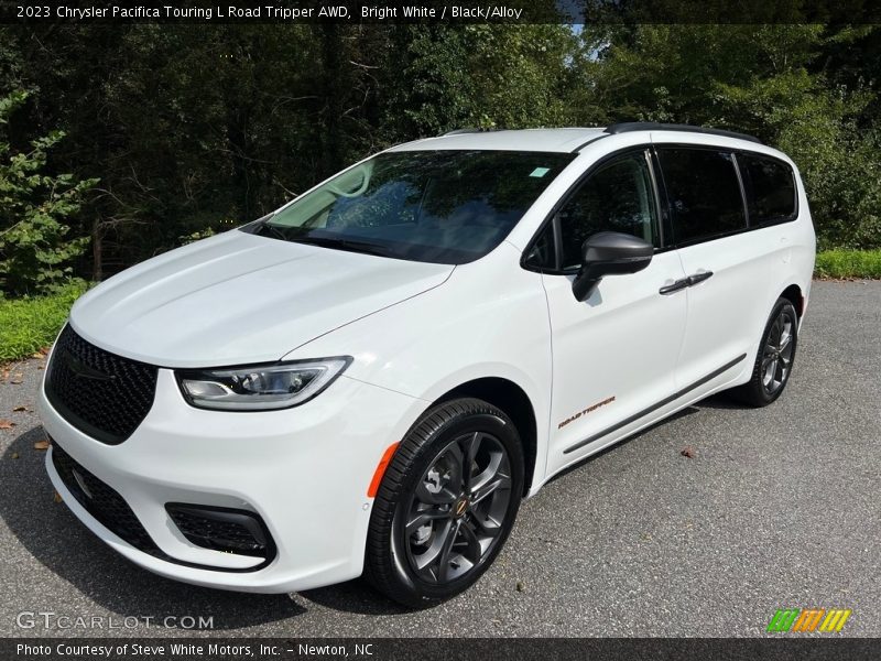 Bright White / Black/Alloy 2023 Chrysler Pacifica Touring L Road Tripper AWD