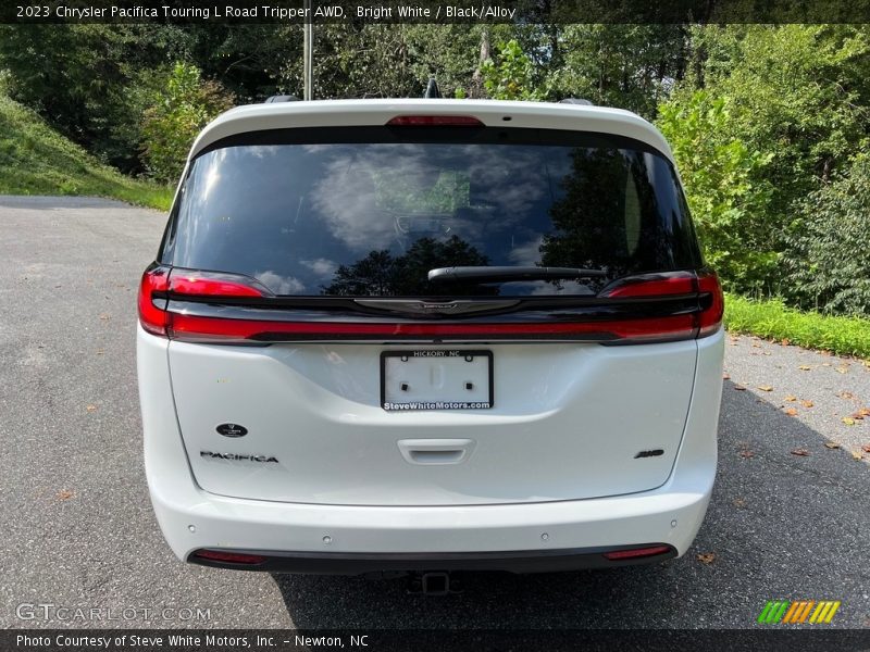 Bright White / Black/Alloy 2023 Chrysler Pacifica Touring L Road Tripper AWD