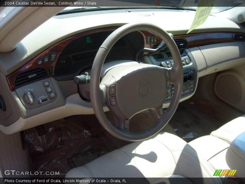 Cotillion White / Shale 2004 Cadillac DeVille Sedan