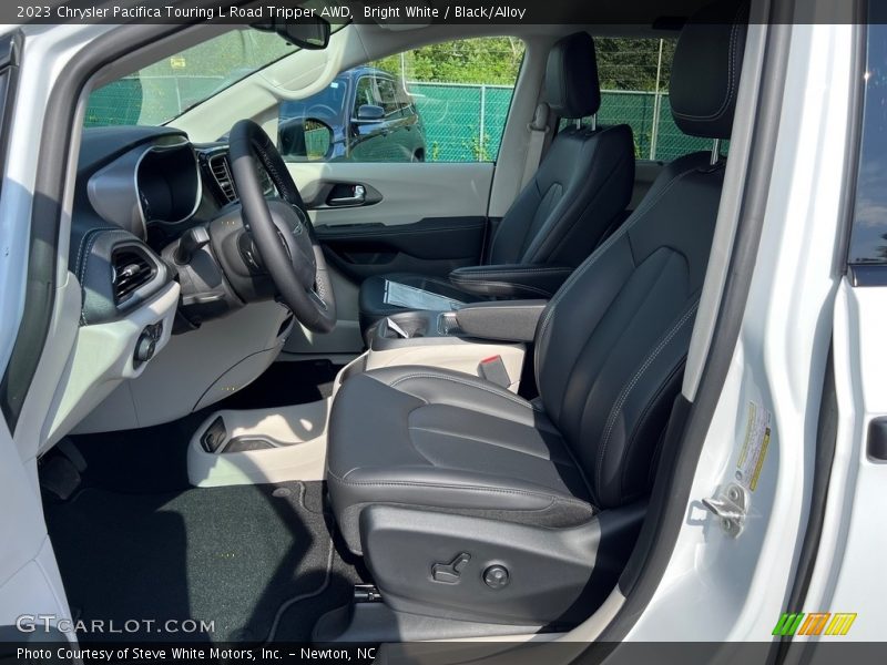  2023 Pacifica Touring L Road Tripper AWD Black/Alloy Interior