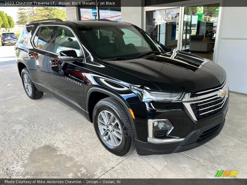 Mosaic Black Metallic / Jet Black 2023 Chevrolet Traverse LT