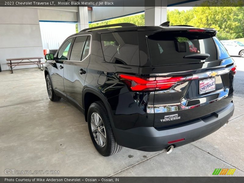 Mosaic Black Metallic / Jet Black 2023 Chevrolet Traverse LT