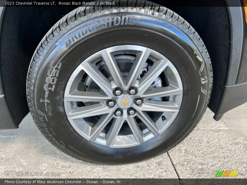Mosaic Black Metallic / Jet Black 2023 Chevrolet Traverse LT