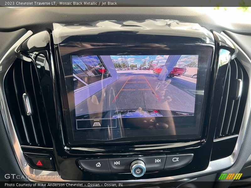 Mosaic Black Metallic / Jet Black 2023 Chevrolet Traverse LT