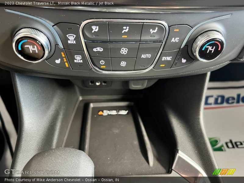 Mosaic Black Metallic / Jet Black 2023 Chevrolet Traverse LT