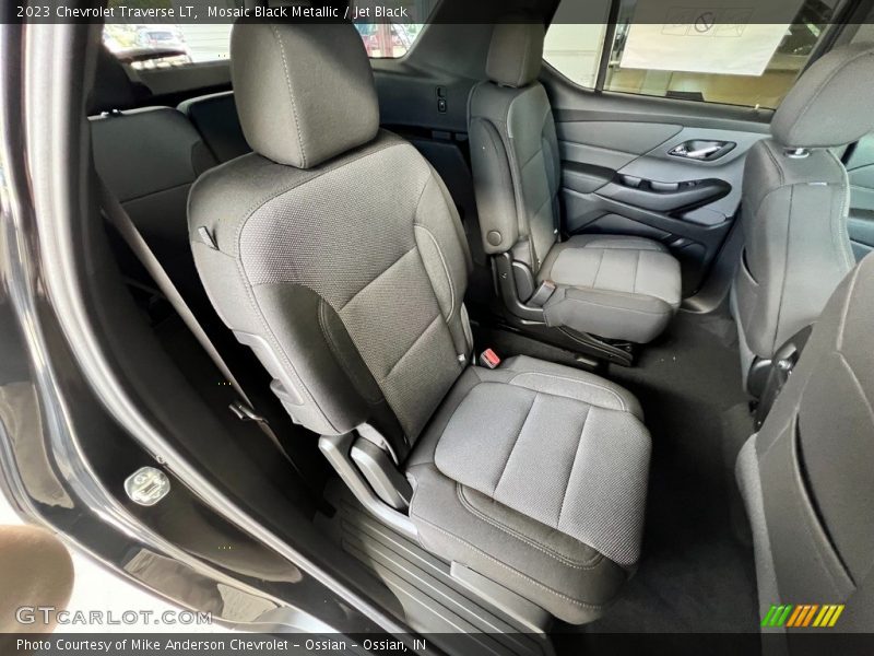 Mosaic Black Metallic / Jet Black 2023 Chevrolet Traverse LT