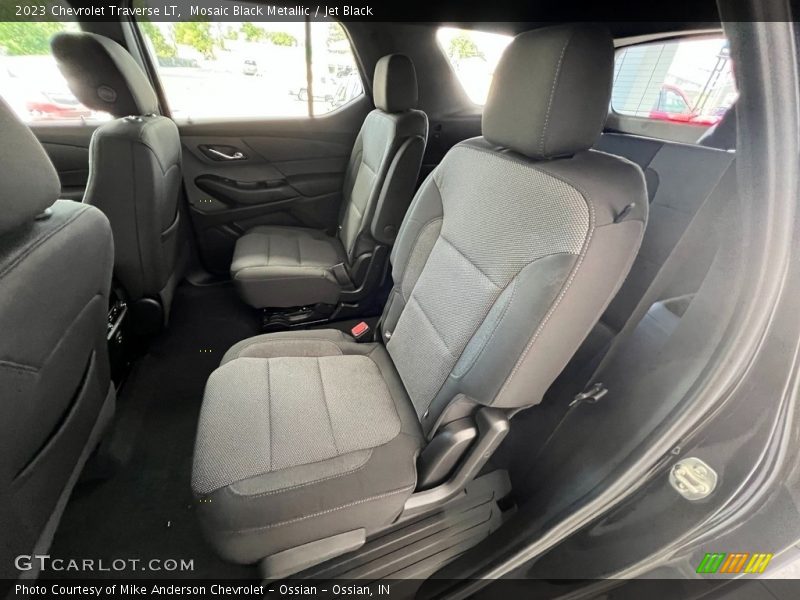Mosaic Black Metallic / Jet Black 2023 Chevrolet Traverse LT