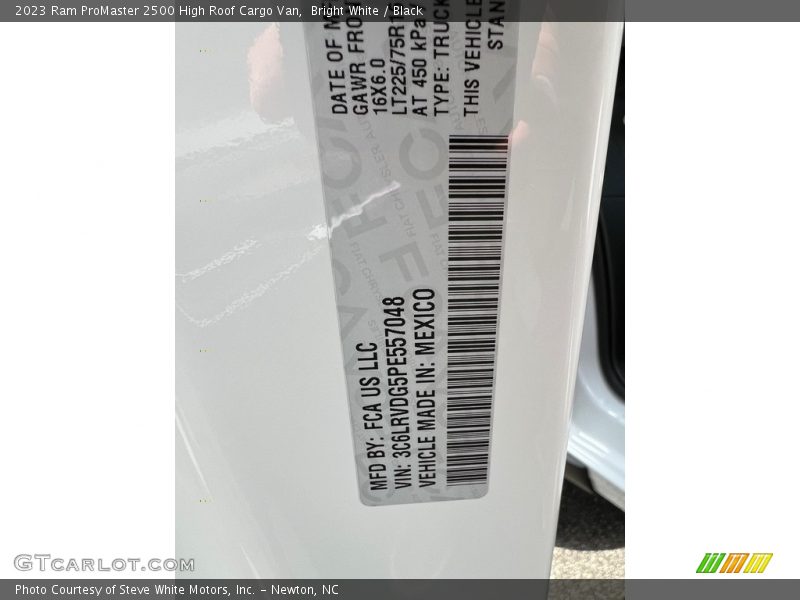 Bright White / Black 2023 Ram ProMaster 2500 High Roof Cargo Van