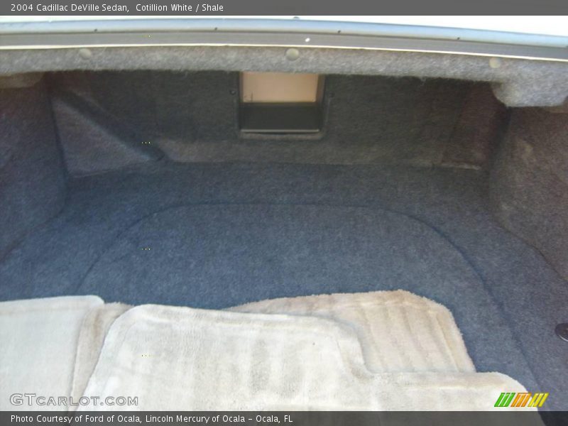 Cotillion White / Shale 2004 Cadillac DeVille Sedan